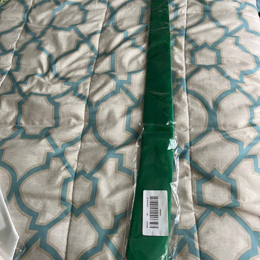 Azazie ‘Emerald’ Matte Satin, Men’s, Skinny Tie - Picture 2 of 7